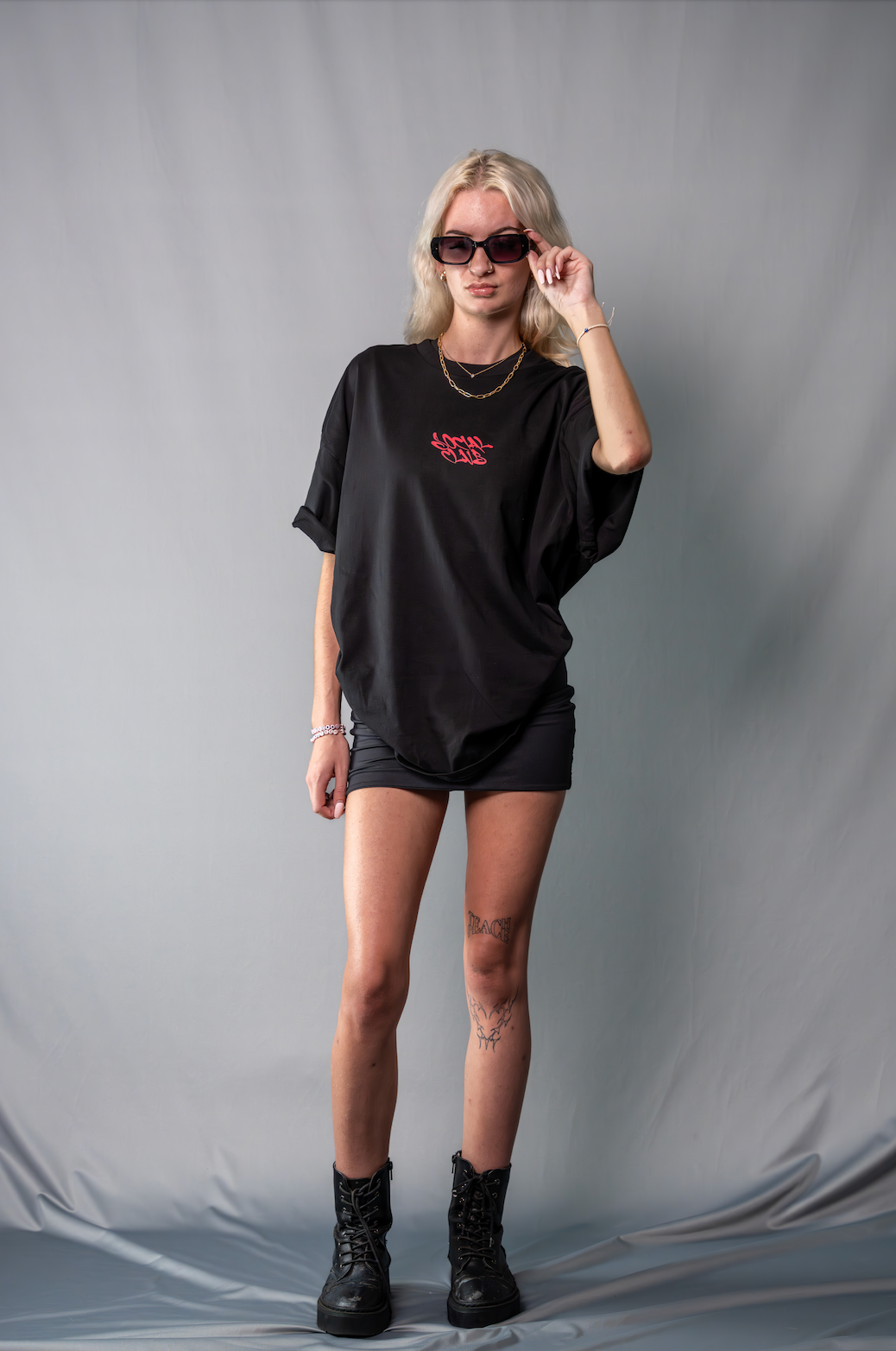 HOT GIRLS LOVE TECHNO